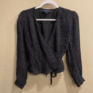 Ann Taylor wrap shirt 100%silk size 4 long sleeve